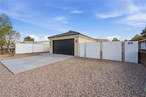 Exterior - 3158 E Suffock Ave, Kingman, AZ 86409 photo 3 of 8