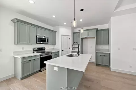 Kitchen - 3158 E Suffock Ave, Kingman, AZ 86409 photo 2 of 4