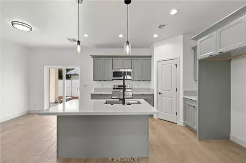 Kitchen - 3158 E Suffock Ave, Kingman, AZ 86409 photo 1 of 4