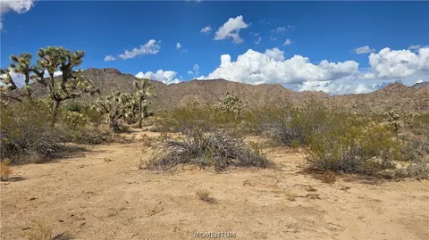 208-27 S 196d S Kinard Rd, Yucca, AZ 86438