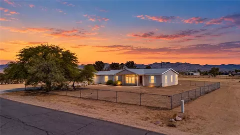 572 S Santa Maria Rd, Golden Valley, AZ 86413