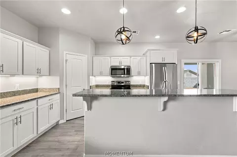 Kitchen - 1729 Pasadena Ave, Kingman, AZ 86401 photo 3 of 4