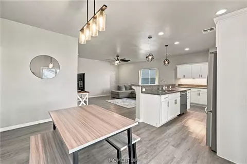 Entry Way - 1729 Pasadena Ave, Kingman, AZ 86401 photo 2 of 2