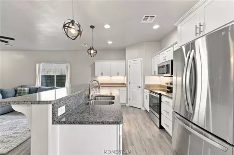 Kitchen - 1729 Pasadena Ave, Kingman, AZ 86401 photo 1 of 4