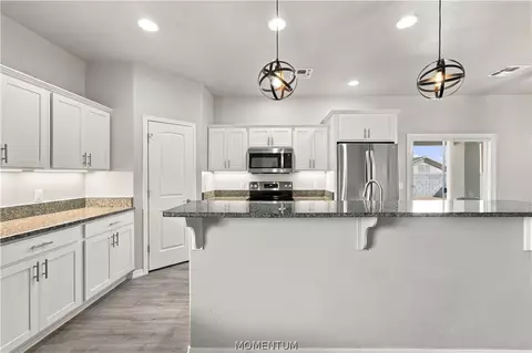 Kitchen - 1729 Pasadena Ave, Kingman, AZ 86401 photo 3 of 4