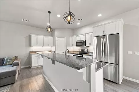 Kitchen - 1729 Pasadena Ave, Kingman, AZ 86401 photo 4 of 4