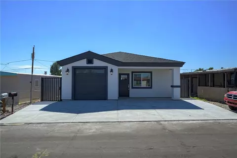 590 Silver Ln, Bullhead City, AZ 86442