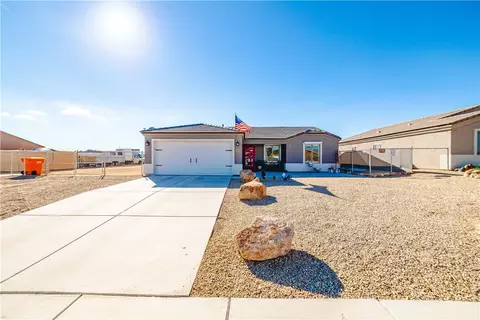 399 S Mormon Flat Rd, Golden Valley, AZ 86413