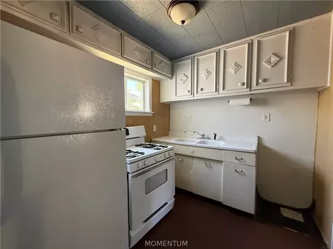 Kitchen - 2029 Simms Ave, Kingman, AZ 86401 photo 1 of 2