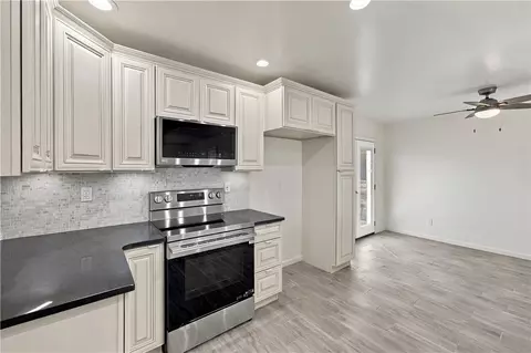 Kitchen - 7134 E Rawhide Cir, Kingman, AZ 86401 photo 2 of 3