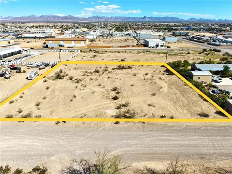 5082 S Pasadena Rd, Fort Mohave, AZ 86426