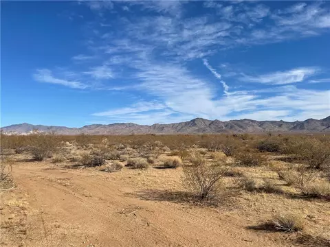 3955 N Aguila Rd, Golden Valley, AZ 86413
