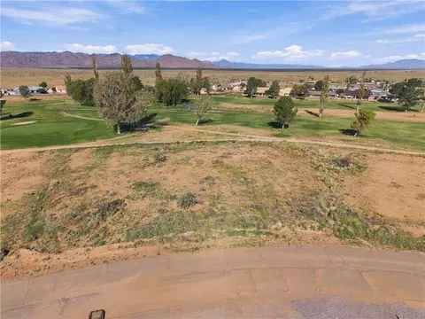 7935 E Pebble Dr, Kingman, AZ 86401 photo 3