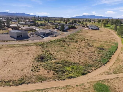 7935 E Pebble Dr, Kingman, AZ 86401 photo 5