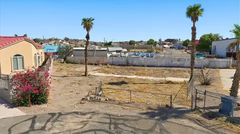1382 Tuthill Ln, Bullhead City, AZ 86442