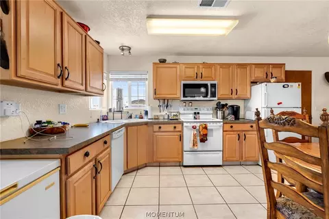 Kitchen - 27675 Stone Ave, Bouse, AZ 85325 photo 2 of 3