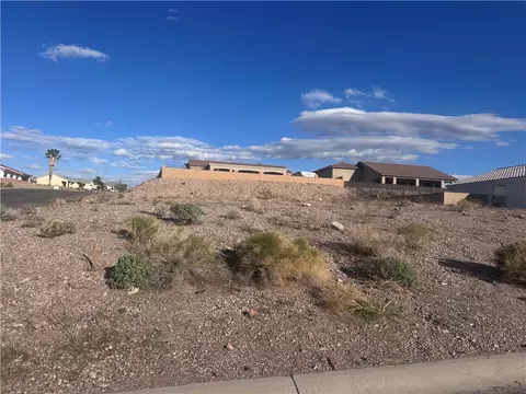 866 Campbell Rd, Bullhead City, AZ 86429