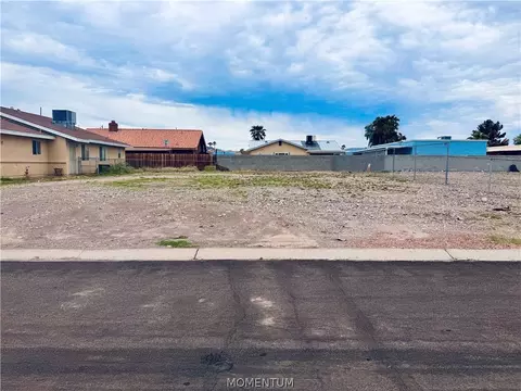 371 Anna Cir, Bullhead City, AZ 86442
