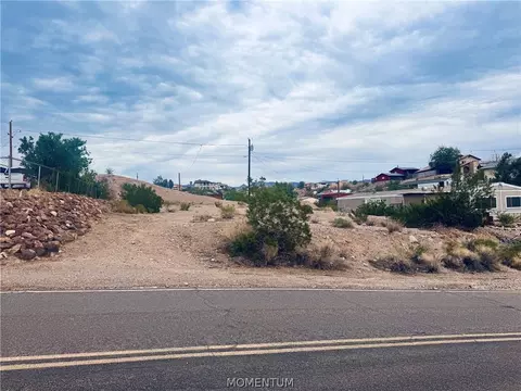 640 Oak Ave, Bullhead City, AZ 86429