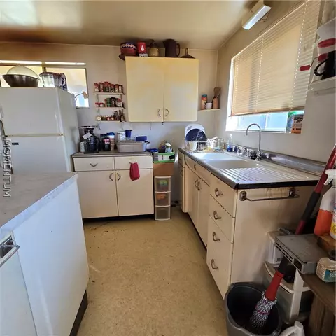 Kitchen - 9475 E Hugunin Ln, Kingman, AZ 86401 photo 5 of 5