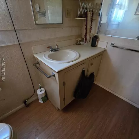 Bath - 9475 E Hugunin Ln, Kingman, AZ 86401 photo 3 of 3