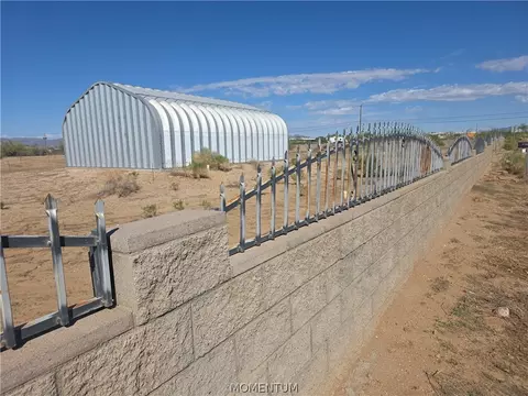 5126 W Chino #E2  1, Golden Valley, AZ 86413