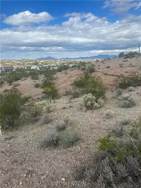 155 W Haystack Dr, Meadview, AZ 86444 photo 2