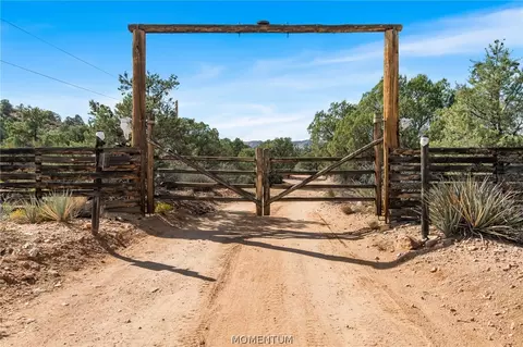 10516 E Pine Cone Way, Hackberry, AZ 86411 photo 4