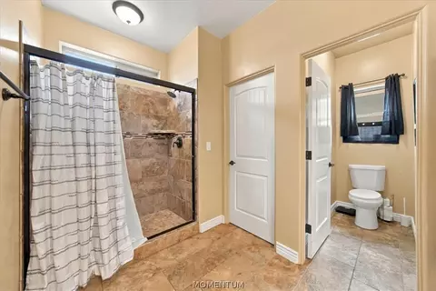 Bath - 2839 Harrod Ave, Kingman, AZ 86401 photo 2 of 3