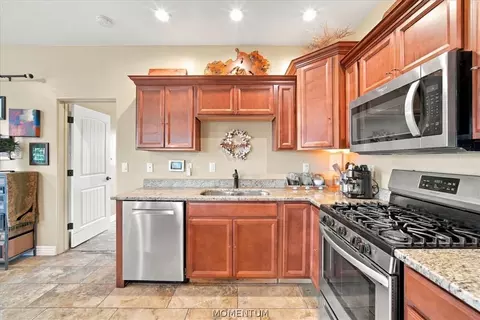 Kitchen - 2839 Harrod Ave, Kingman, AZ 86401 photo 4 of 4