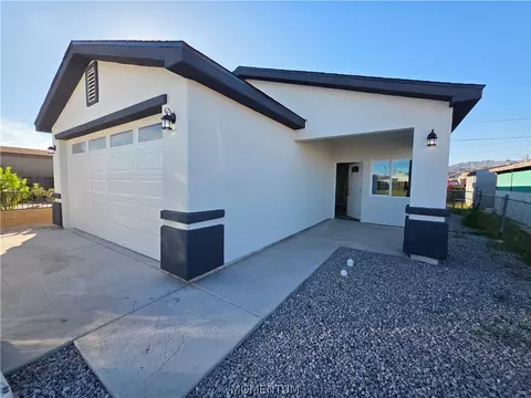 1931 Avalon Dr, Bullhead City, AZ 86442