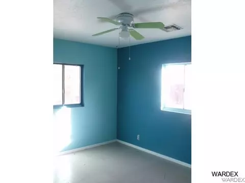 860 E Beverly Ave, Kingman, AZ 86409 photo 4