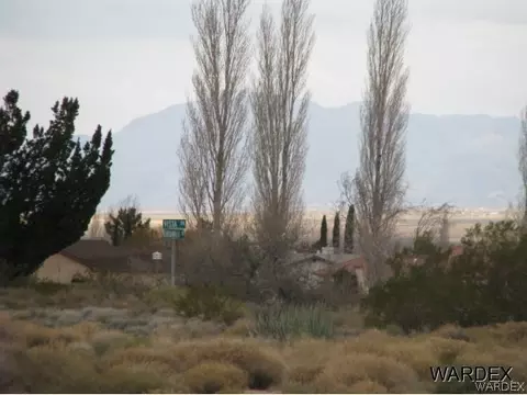 7564 E Cayuse Dr, Kingman, AZ 86401 photo 3