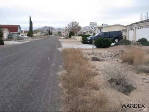7564 E Cayuse Dr, Kingman, AZ 86401 photo 6