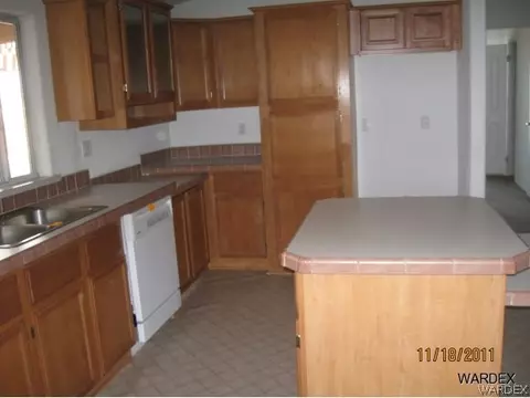 30310 N Haystack Dr, Meadview, AZ 86444 photo 9