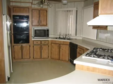1930 E Morrow Dr, Kingman, AZ 86409 photo 5