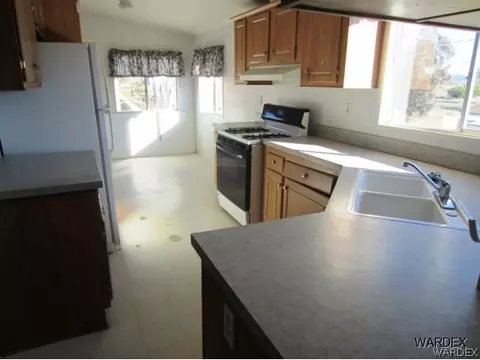 4610 E Monarch Dr, Topock, AZ 86436 photo 4