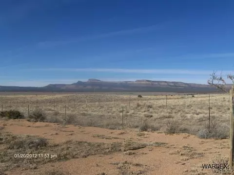 16435 E Dawn Dr, Truxton, AZ 86434 photo 3