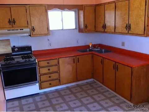 1575 John L Ave, Kingman, AZ 86409 photo 2
