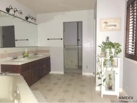 2077 Avalon Ave, Laughlin, NV 89029 photo 14