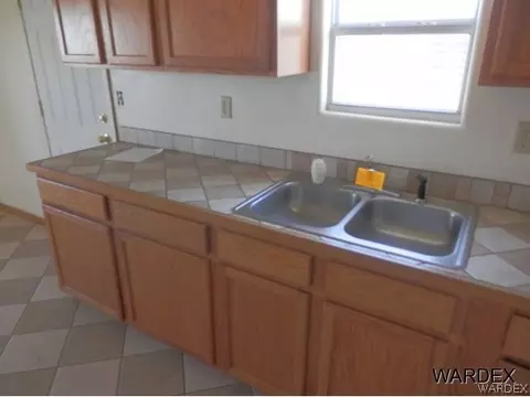 3692 Diagonal Way, Kingman, AZ 86409 photo 7