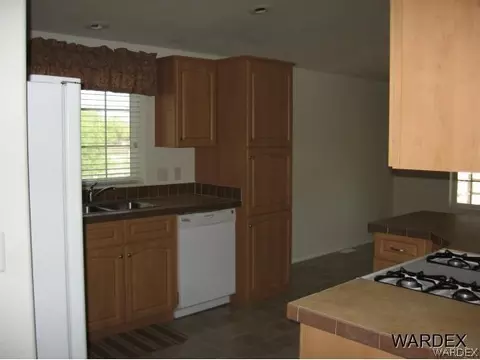 5284 E Supai Dr, Topock, AZ 86436 photo 6
