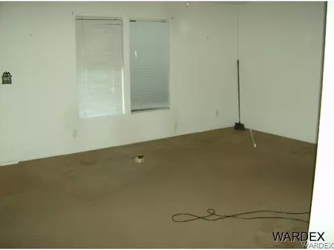 5041 W Camelback Loop, Kingman, AZ 86409 photo 4