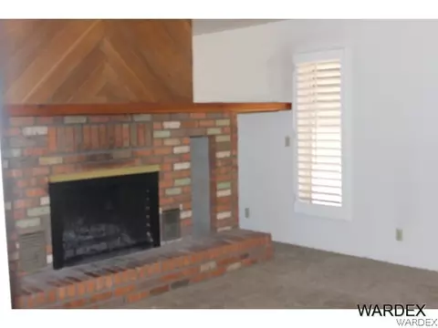 617 Lagoon St, Needles, CA 92363 photo 2