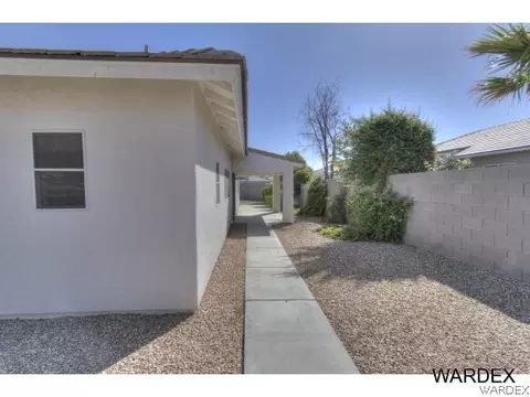2376 Crown Point Dr, Kingman, AZ 86409 photo 3