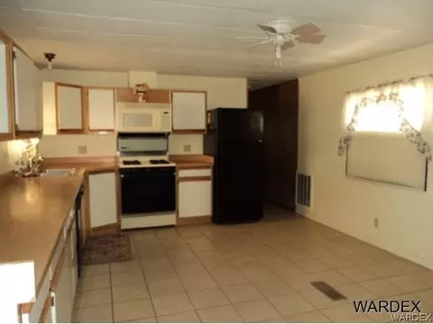 3566 E Lory Ln, Kingman, AZ 86409 photo 4