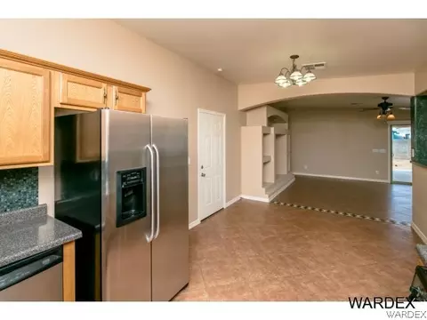 3689 E Shaeffer Ave, Kingman, AZ 86409 photo 6