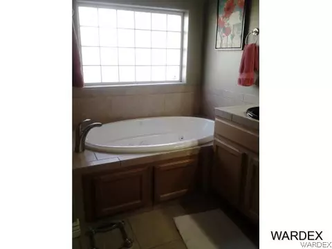 2436 Natalie St, Kingman, AZ 86401 photo 9