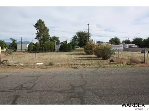 3830 Shaeffer, Kingman, AZ 86409 photo 3