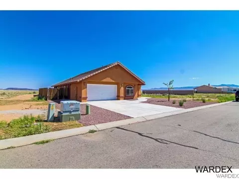 3863 E Suffock Ave, Kingman, AZ 86409 photo 2